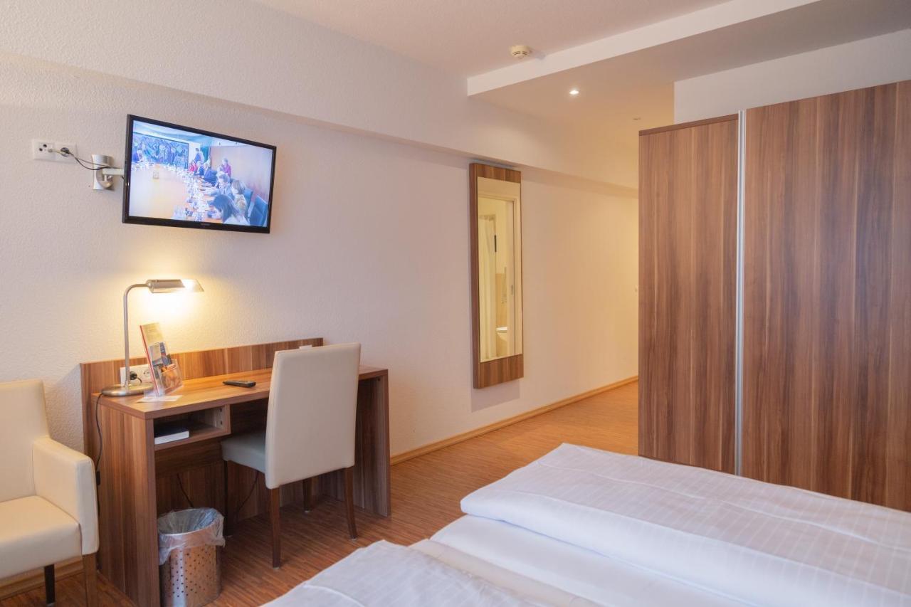 Das Ebertor - Hotel & Hostel Бопард Екстериор снимка