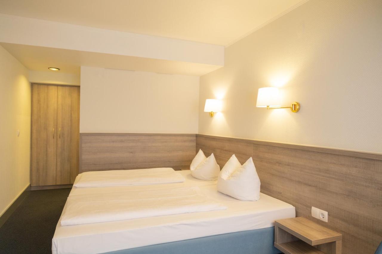 Das Ebertor - Hotel & Hostel Бопард Екстериор снимка